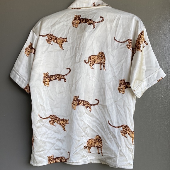 Satin Cheetah Print Blouse - Picture 5 of 7